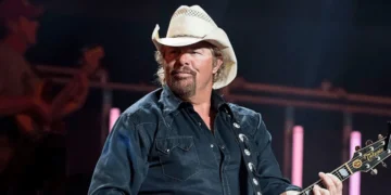 Toby Keith’s Team Issues Urgent Warning To Fans Regarding Scammers Using His Name
