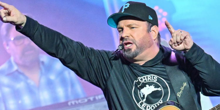Garth Brooks Reveals 2nd Stop On 2026 Arena Tour – See Where He’s Headed