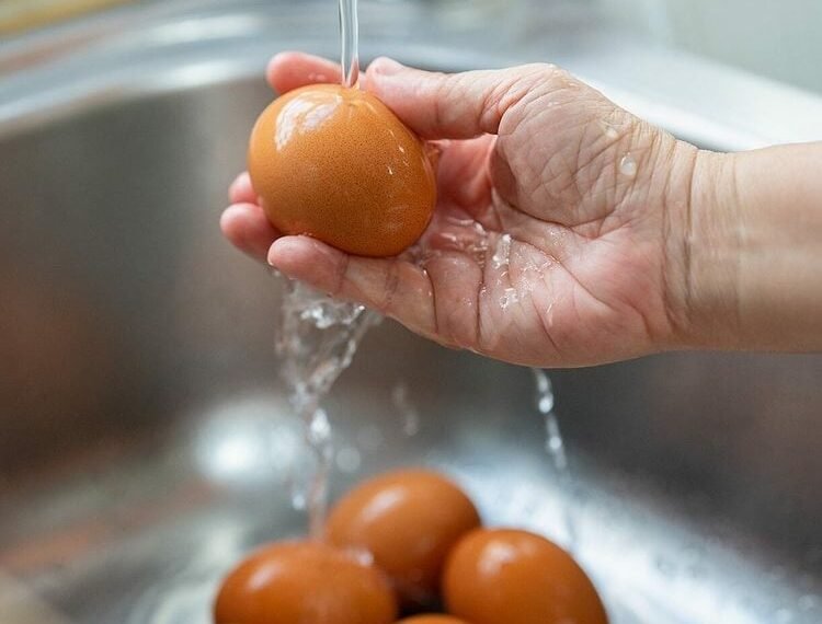How to Wash Fresh Eggs (and When You Shouldn’t Wash Them)