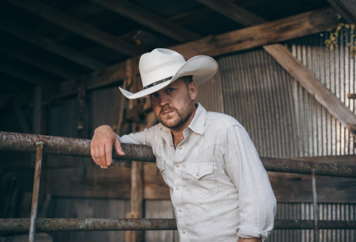 Justin Moore Reveals That He’s Newly Sober During First Show Back From Rehab: “My Drinking Got Out Of Control”