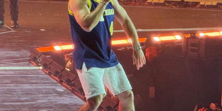Morgan Wallen lights up Big House with first of two massive concerts