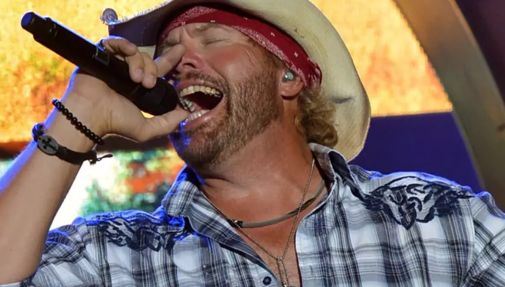The Real Story Behind Toby Keith’s Most Patriotic Hit, ‘Courtesy of the Red, White + Blue’
