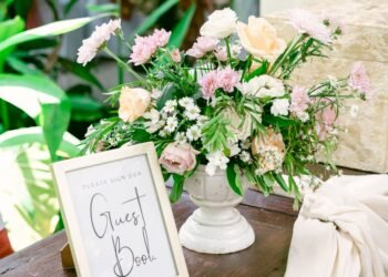 10 Unique Wedding Guest Book Ideas Your Guests Will Love