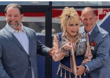 Dolly Parton’s Final Public Appearance Was At Her Tennessee Travel Stop