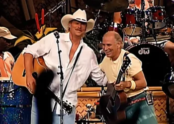 10 Country Songs That Sound Even Better On A Sunny Summer Drive