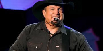 Garth Brooks Reveals Third Stop On Arena Tour – Fans Finally Know Where He’s Headed Next