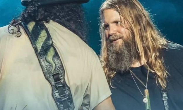Chris Stapleton Brings Out Guns N’ Roses For Surprise Performance Of “Patience”