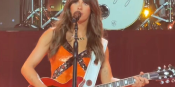 Ella Langley Honors Dolly Parton With Emotional “Jolene” Performance In Alabama