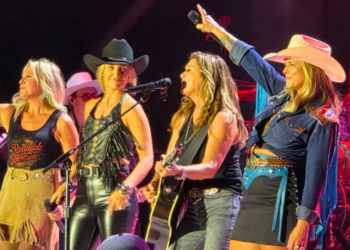 Miranda Lambert, Lainey Wilson & Gretchen Wilson Join Forces For “Redneck Woman”