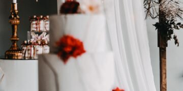 10 Elegant Wedding Cake Ideas That Will Steal The Show