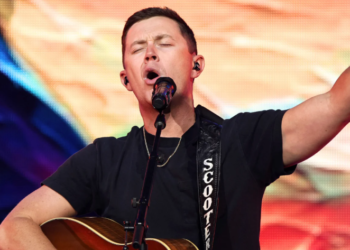 Scotty McCreery Leaves Fans In Awe With “The Old Rugged Cross”