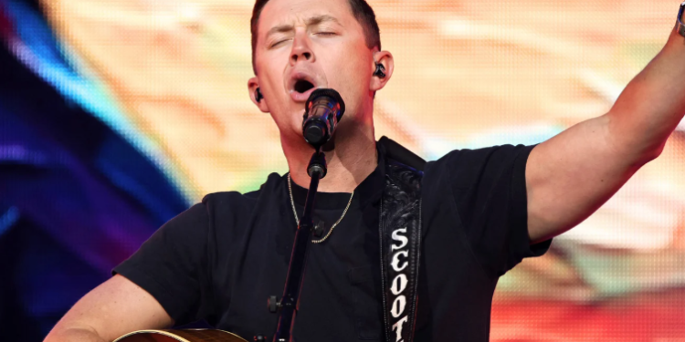 Scotty McCreery Leaves Fans In Awe With “The Old Rugged Cross”