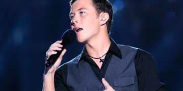 Scotty McCreery’s Forgotten Song Tells A Touching Story About A Family Bible