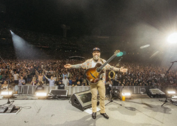 Zac Brown Band Surprises 37,000 Fans With Free Cruise Vacations At Fenway Park