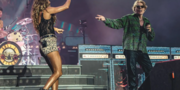 Carrie Underwood Crashes Guns N’ Roses’ Atlanta Set For Two Classics