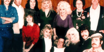 Dolly Parton Had 11 Siblings: Meet Her Brothers and Sisters
