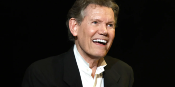 Randy Travis Responds to AI Claims About New Album