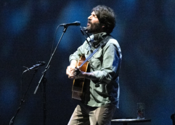 Fans Gasp As Singer Ray LaMontagne Collapses Mid-Song At The Ryman