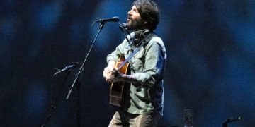 Fans Gasp As Singer Ray LaMontagne Collapses Mid-Song At The Ryman