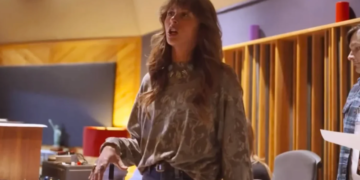 Ella Langley Celebrates One Year of “Choosin’ Texas” With Rare Footage