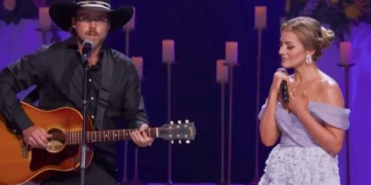 Loretta Lynn’s Granddaughter & Willie Nelson’s Son Perform Loretta & Willie’s Powerful Duet